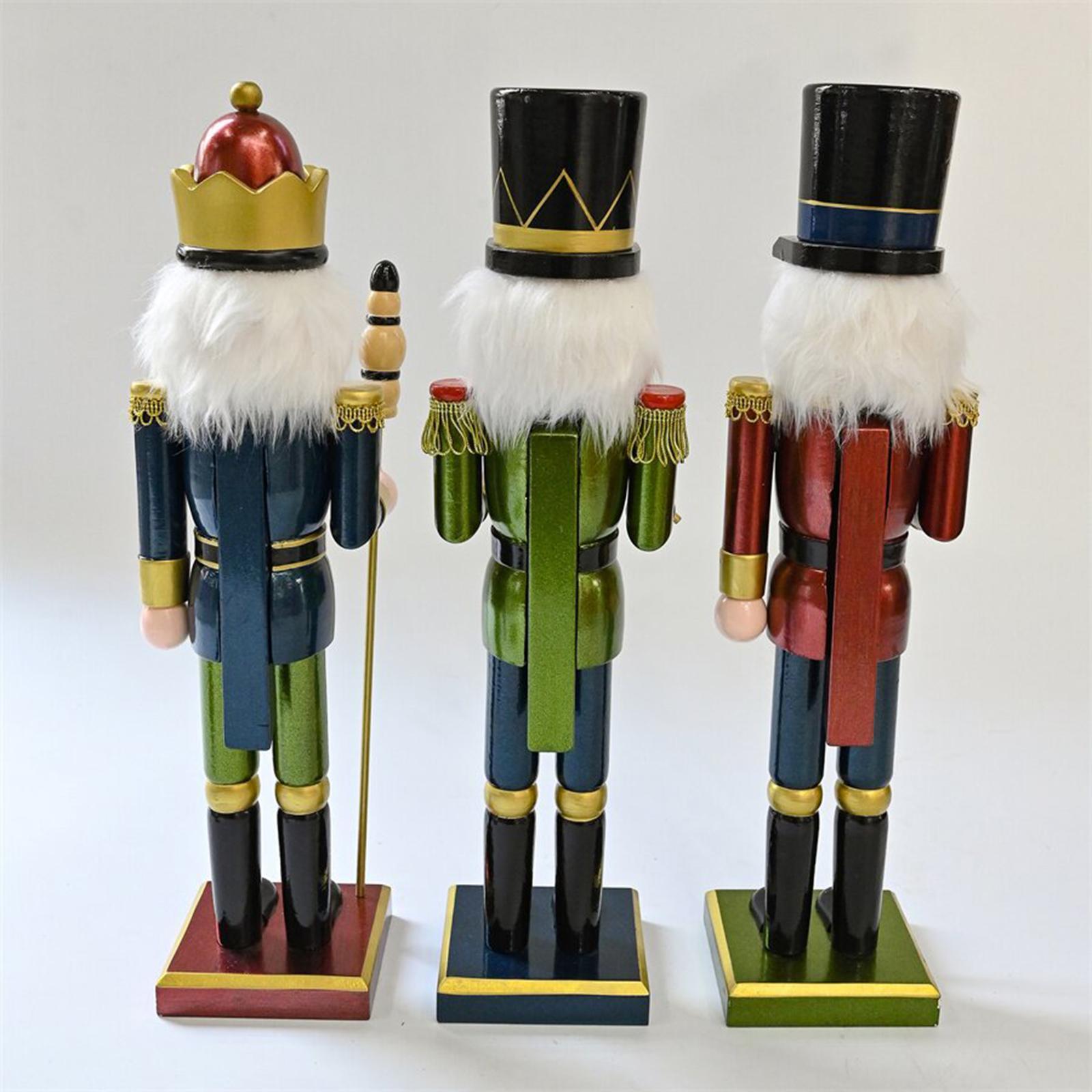 Nutcracker Figurine - 家のクリスマスツリー、棚、机などに飾るための、装飾的な木製のくるみ割り人形。伝統的な手作りの置物で、ホリデーギフトとしても最適。