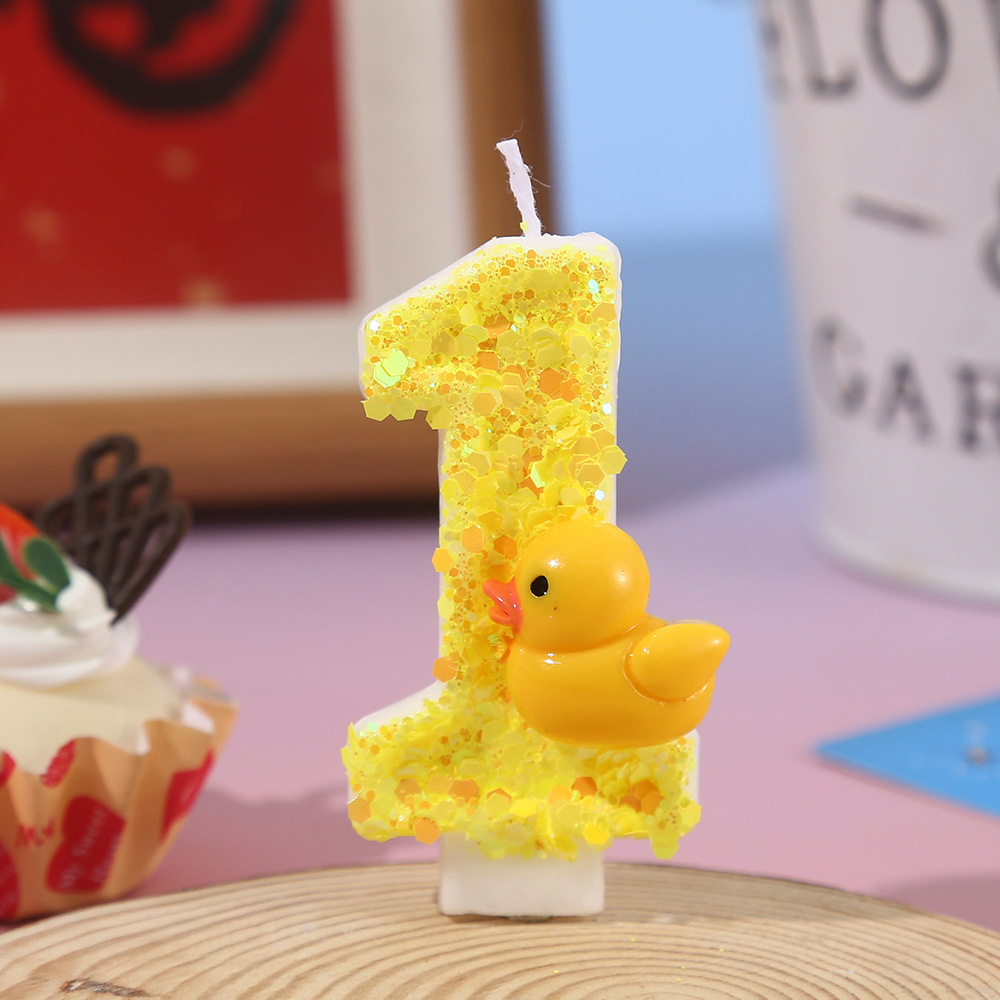 鮮やかな黄色の小さなアヒルの形をしたデジタルキャンドル。パー - Holiday Candle Set のレビューと価格
